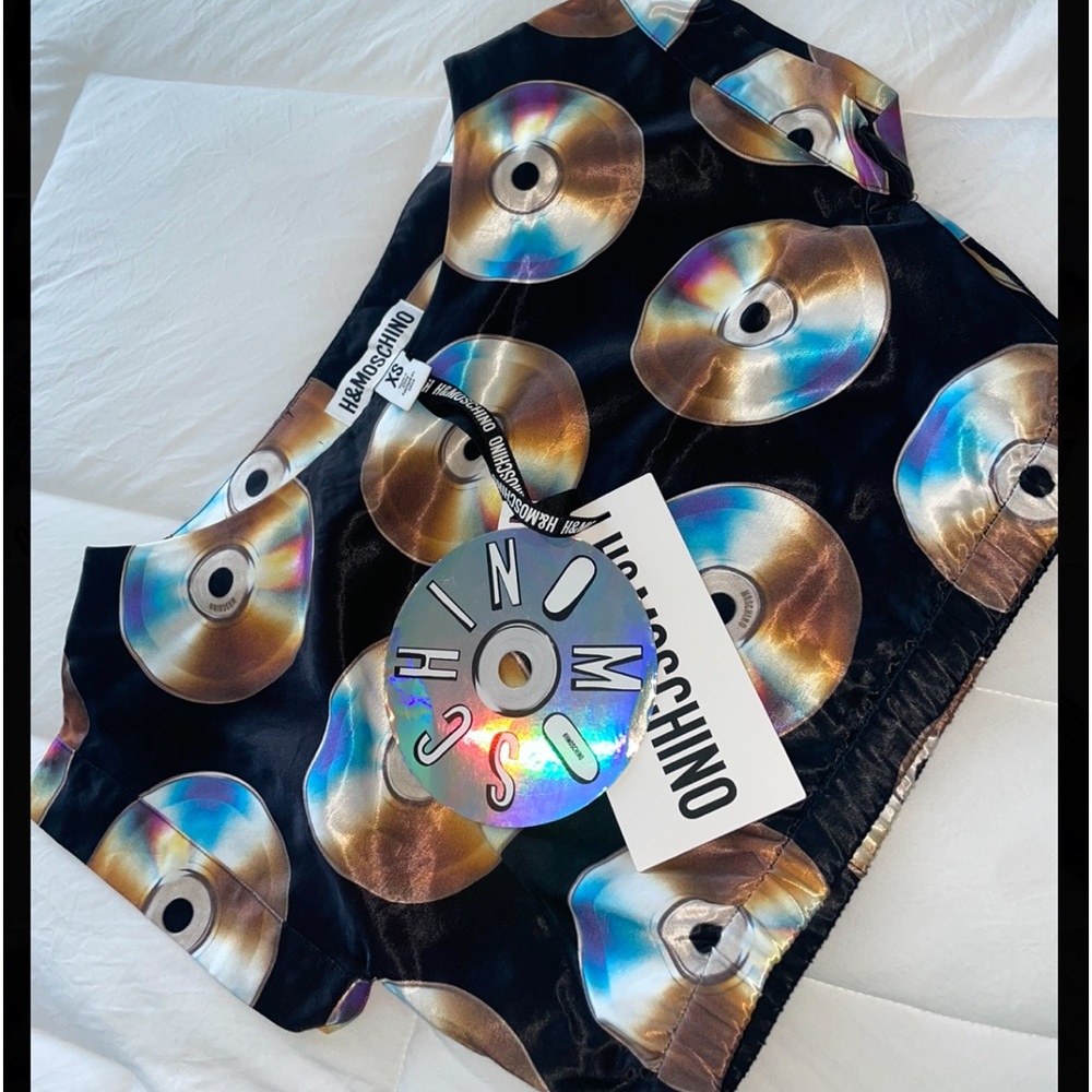 Moschino c h&m cropped CD T shirt